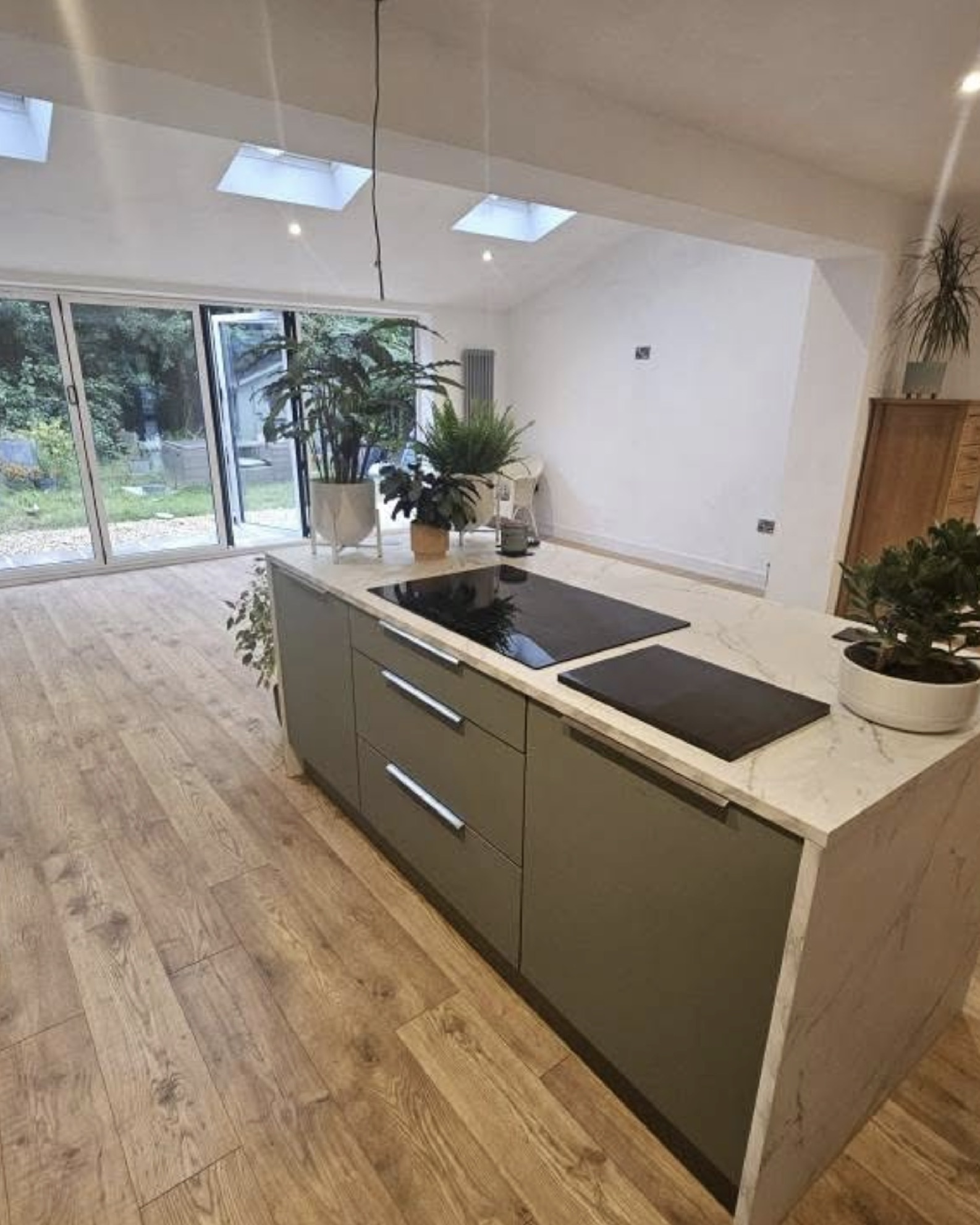 Contemporary modern kitchen